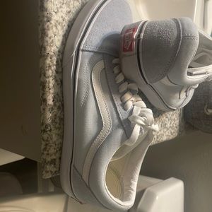 Vans OldSkool size 9, 10/10 condition, worn once